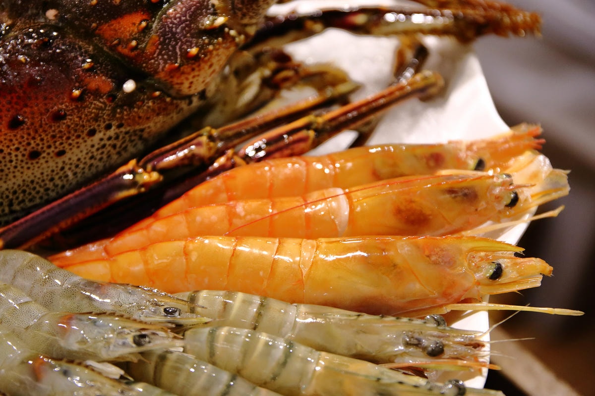 【食。新莊】石都府石頭火鍋達人〜新莊火鍋推薦。石頭火鍋的魅力誰能抵擋?平價消費、高級享受的海鮮火鍋饗宴!