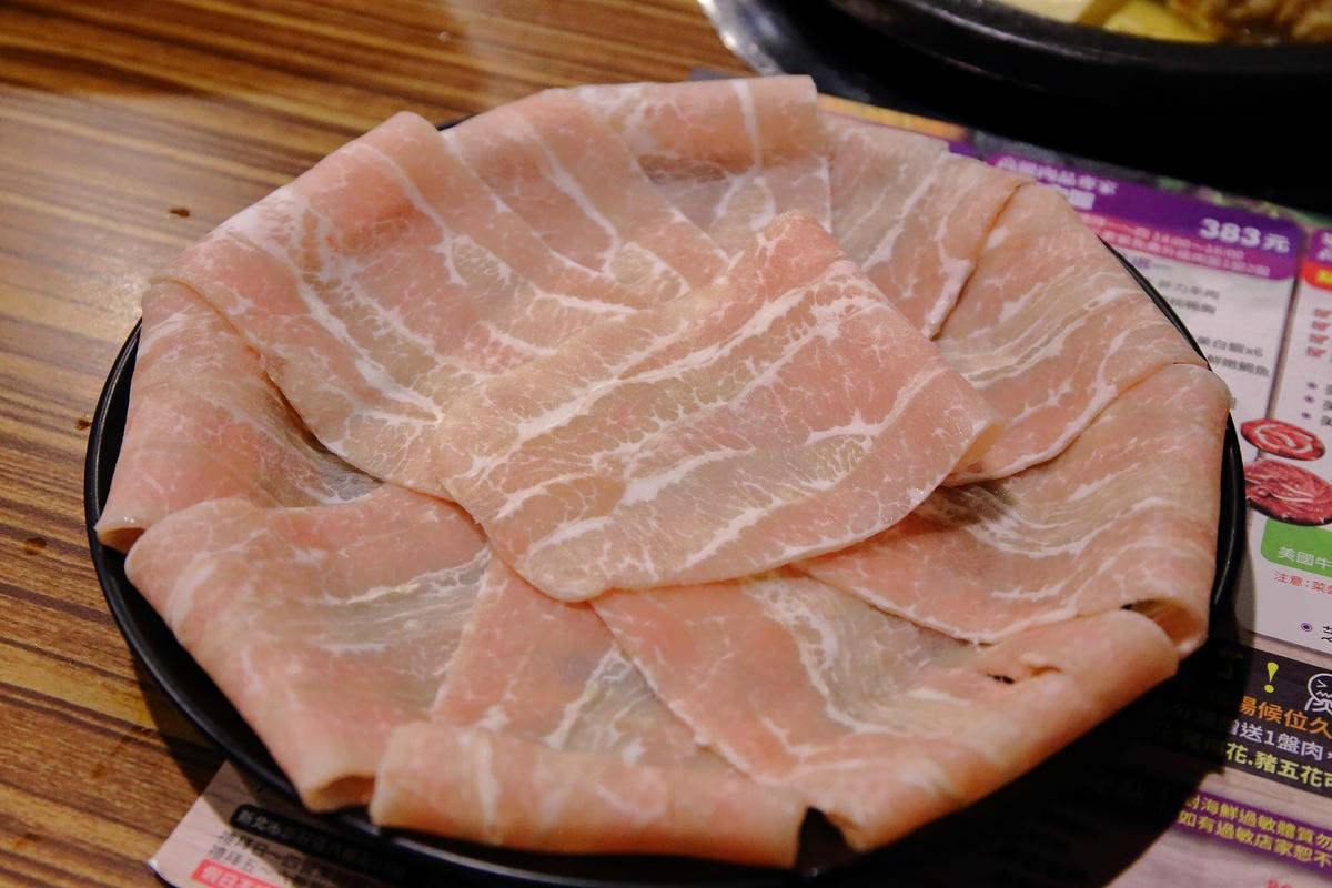 【食。新莊】石都府石頭火鍋達人〜新莊火鍋推薦。石頭火鍋的魅力誰能抵擋?平價消費、高級享受的海鮮火鍋饗宴!