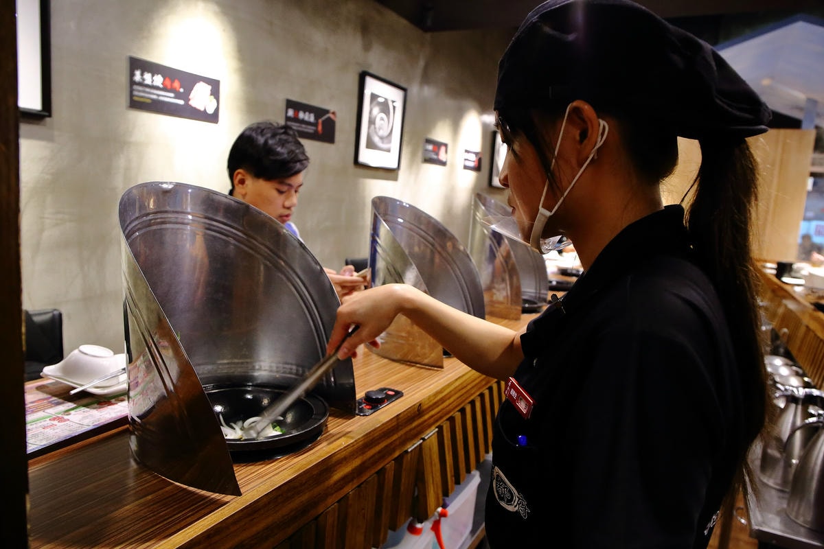 【食。新莊】石都府石頭火鍋達人〜新莊火鍋推薦。石頭火鍋的魅力誰能抵擋?平價消費、高級享受的海鮮火鍋饗宴!