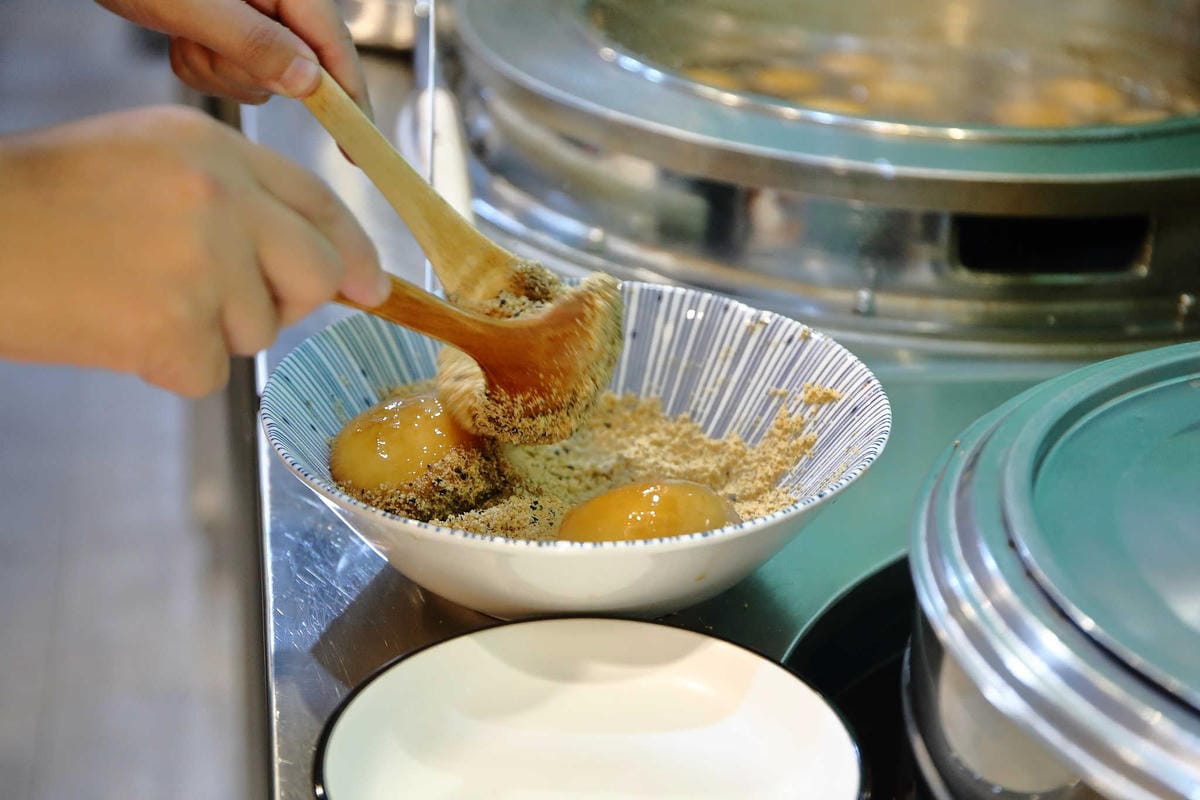 【食。台北】屋琥甜冰品〜冬日到，來碗熱呼呼的暖心甜湯！最新IG打卡美食，中正紀念堂冰品，浪漫繽紛乾燥花海