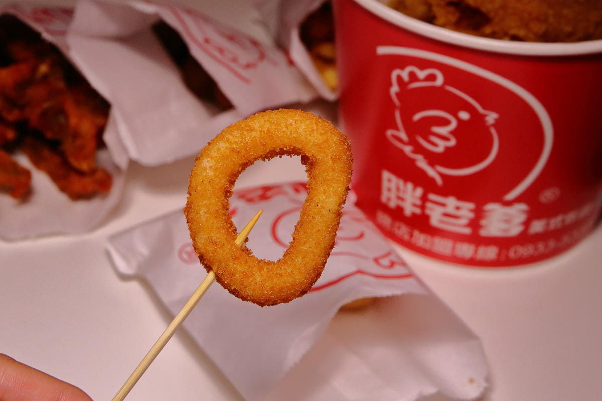 【食。台中】胖老爹美式炸雞-東山文心店〜網友激推全台最強炸雞冠軍！現點現炸，吮指奶香炸雞，會噴汁！