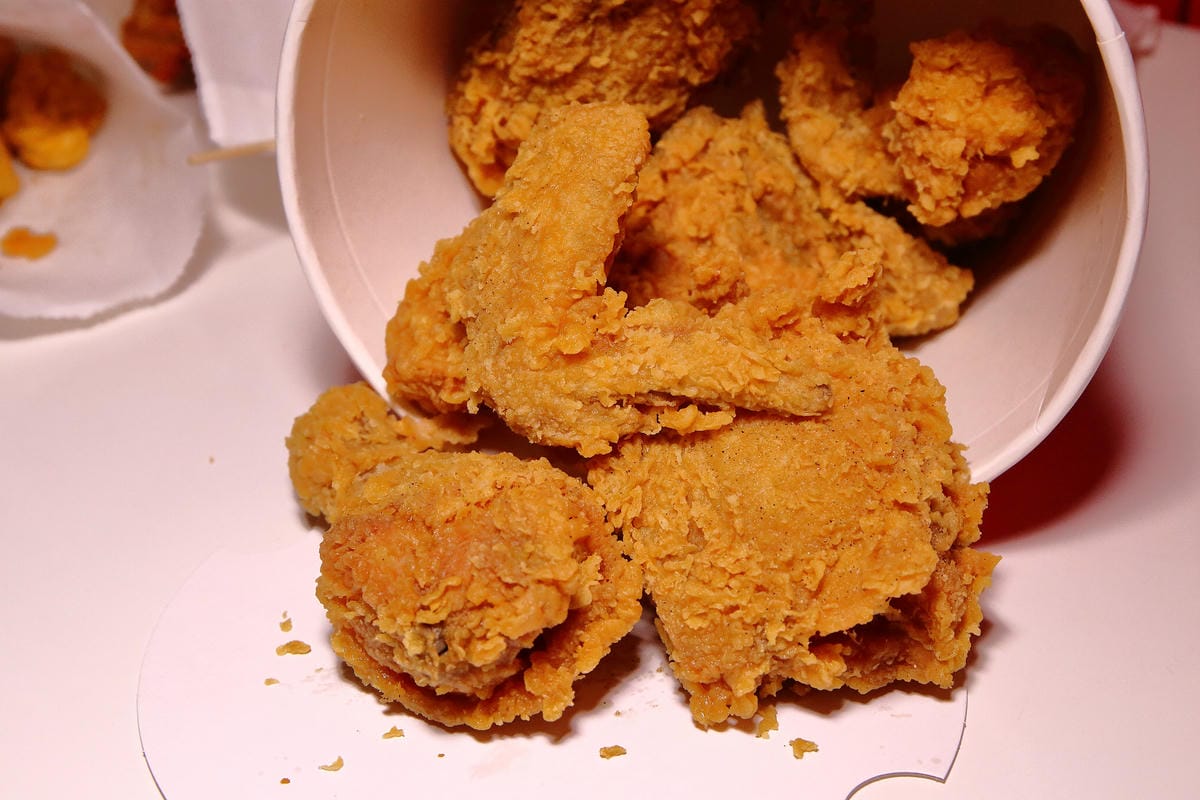 【食。台中】胖老爹美式炸雞-東山文心店〜網友激推全台最強炸雞冠軍！現點現炸，吮指奶香炸雞，會噴汁！