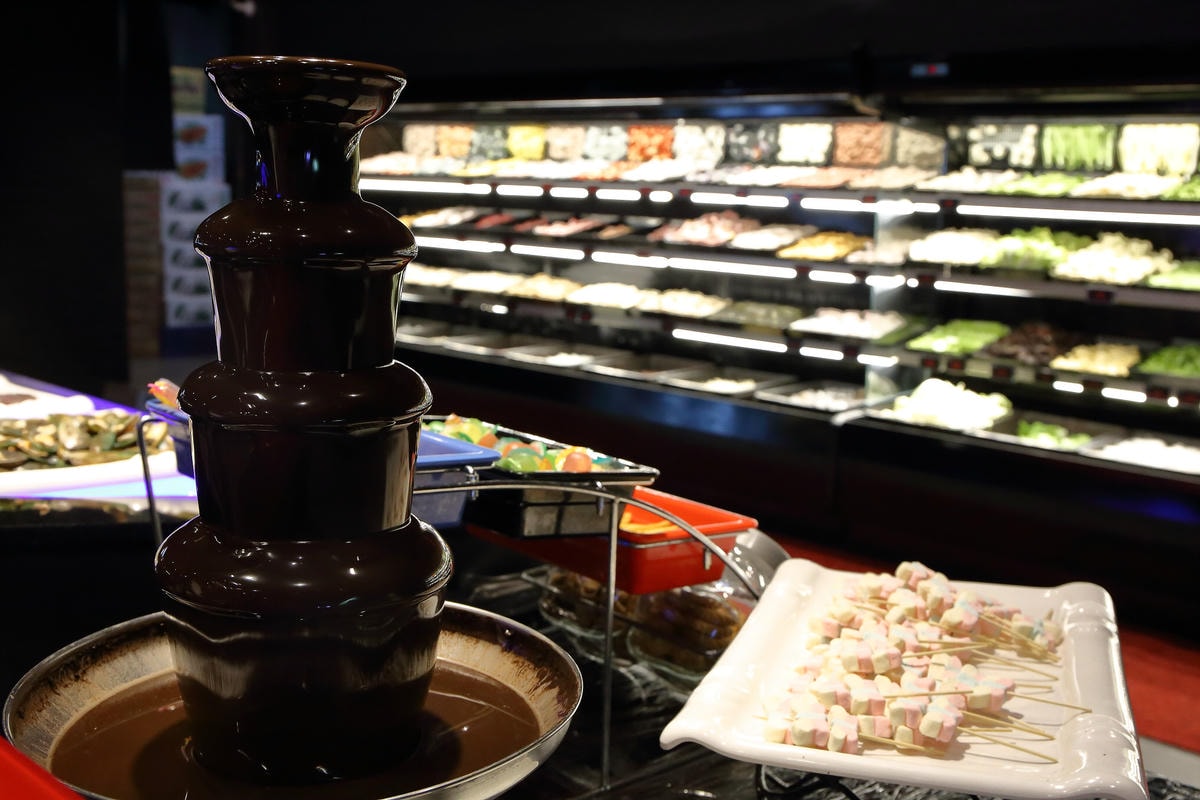 【食。中壢】千葉火鍋-環中尊爵館〜桃園中壢火鍋吃到飽。火鍋界的霸主!超值火鍋百匯吃到飽一網打盡!