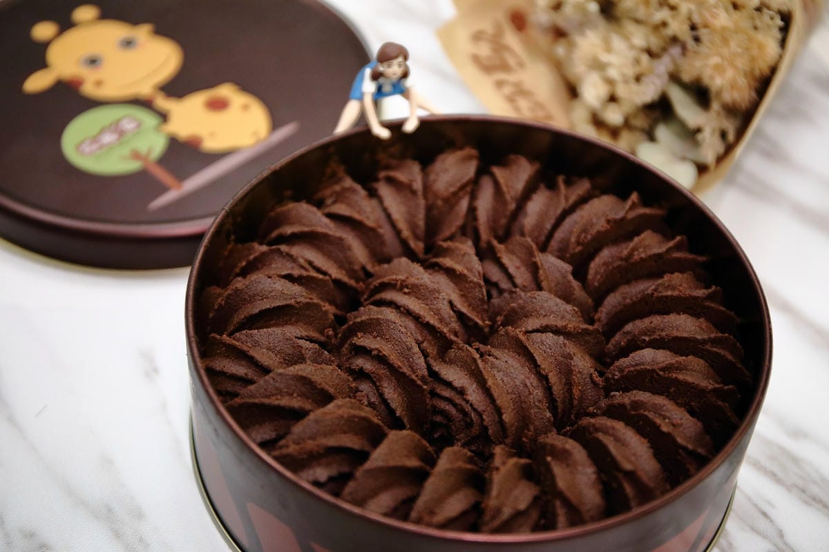 【食。台中】短腿阿鹿餅乾 逢甲店〜台中超夯排隊伴手禮。排隊也要吃！手工現烤曲奇餅，可可口味最新力作！