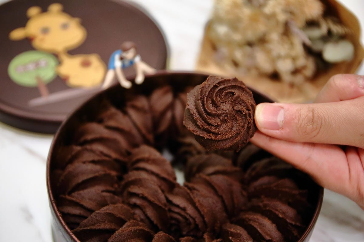 【食。台中】短腿阿鹿餅乾 逢甲店〜台中超夯排隊伴手禮。排隊也要吃！手工現烤曲奇餅，可可口味最新力作！