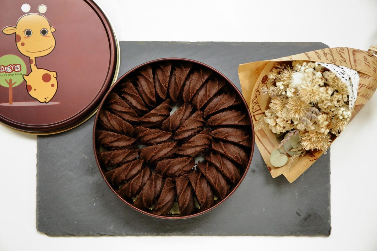 【食。台中】短腿阿鹿餅乾 逢甲店〜台中超夯排隊伴手禮。排隊也要吃！手工現烤曲奇餅，可可口味最新力作！