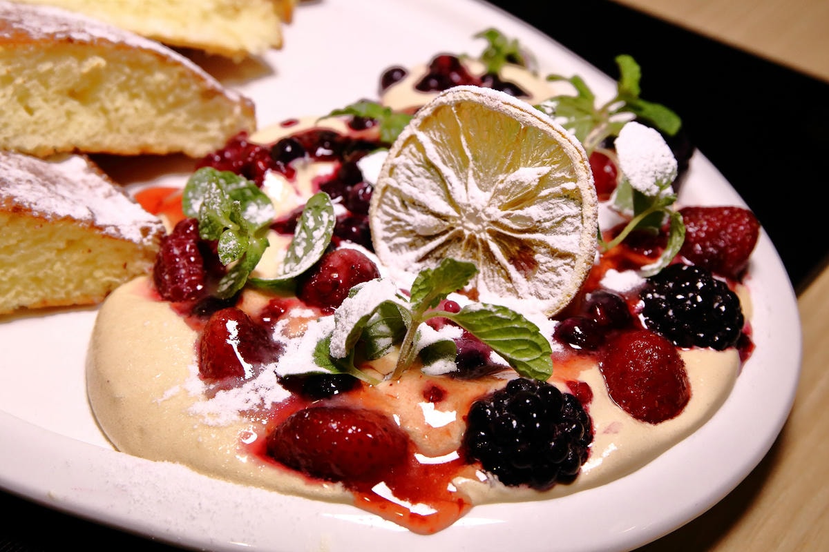 【食。內湖】洋夫人壽喜燒鍋物牛排〜內湖牛排鍋物推薦。精緻牛排、日式鍋物、義式披薩,三種願望一次滿足!(已歇業)