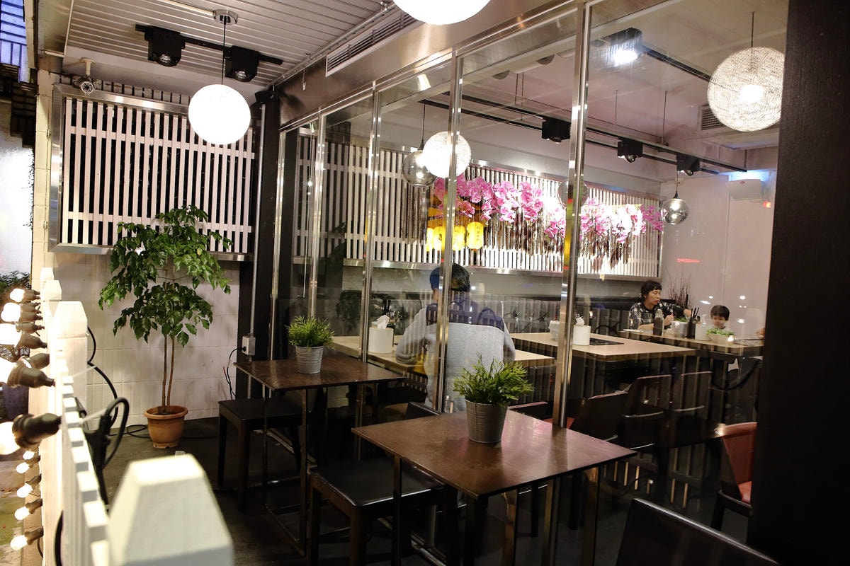 【食。內湖】洋夫人壽喜燒鍋物牛排〜內湖牛排鍋物推薦。精緻牛排、日式鍋物、義式披薩,三種願望一次滿足!(已歇業)