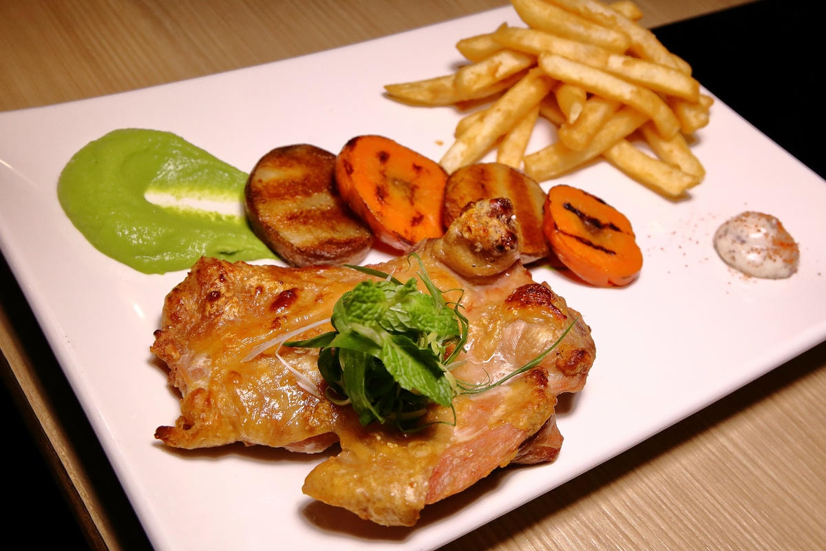 【食。內湖】洋夫人壽喜燒鍋物牛排〜內湖牛排鍋物推薦。精緻牛排、日式鍋物、義式披薩,三種願望一次滿足!(已歇業)