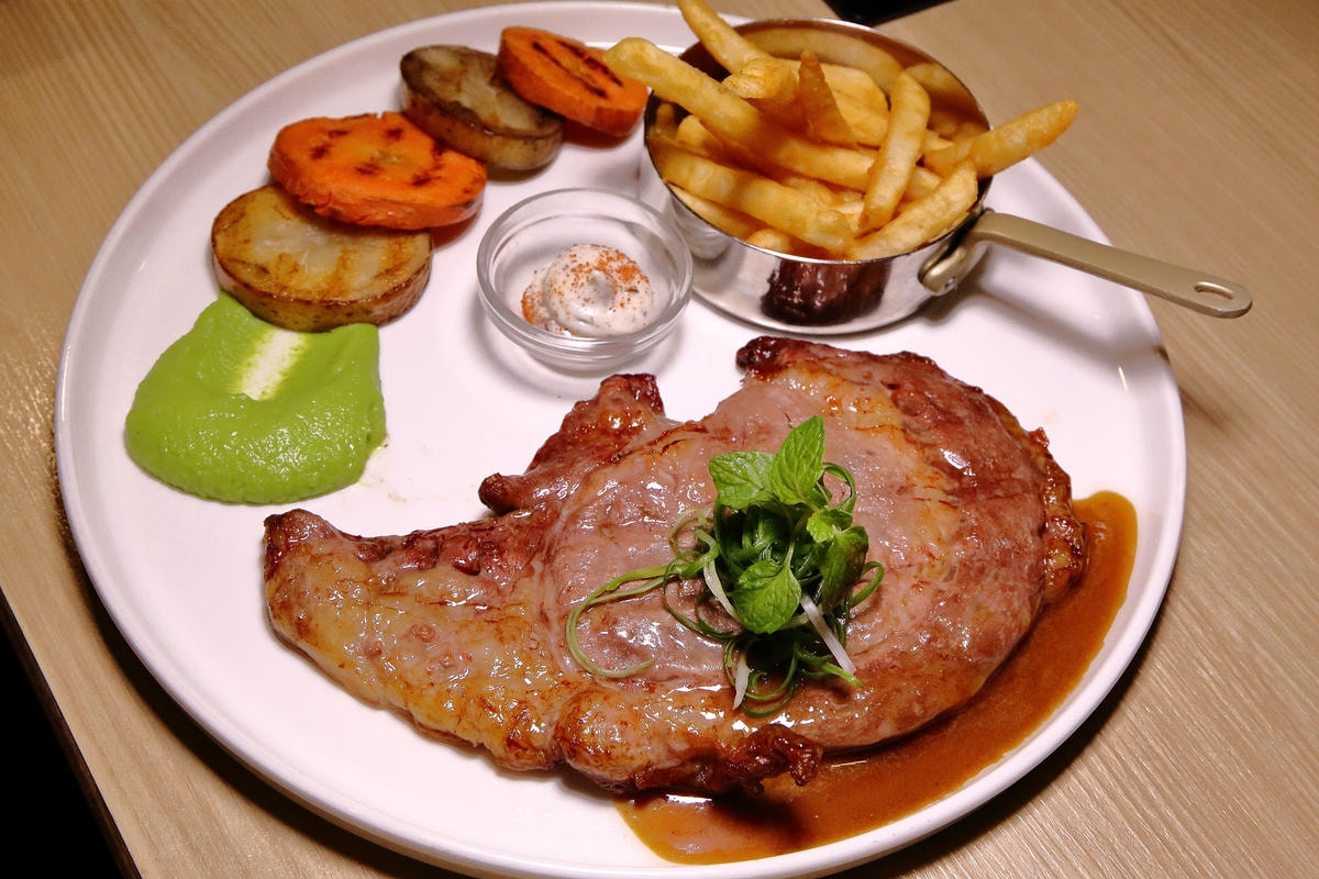 【食。內湖】洋夫人壽喜燒鍋物牛排〜內湖牛排鍋物推薦。精緻牛排、日式鍋物、義式披薩,三種願望一次滿足!(已歇業)