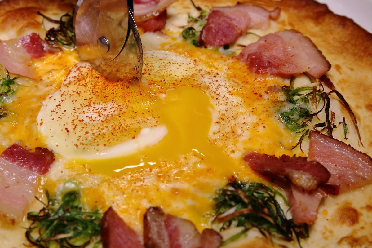 【食。內湖】洋夫人壽喜燒鍋物牛排〜內湖牛排鍋物推薦。精緻牛排、日式鍋物、義式披薩,三種願望一次滿足!(已歇業)