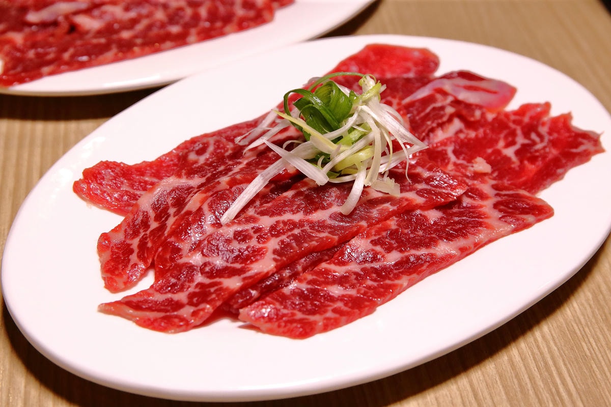 【食。內湖】洋夫人壽喜燒鍋物牛排〜內湖牛排鍋物推薦。精緻牛排、日式鍋物、義式披薩,三種願望一次滿足!(已歇業)