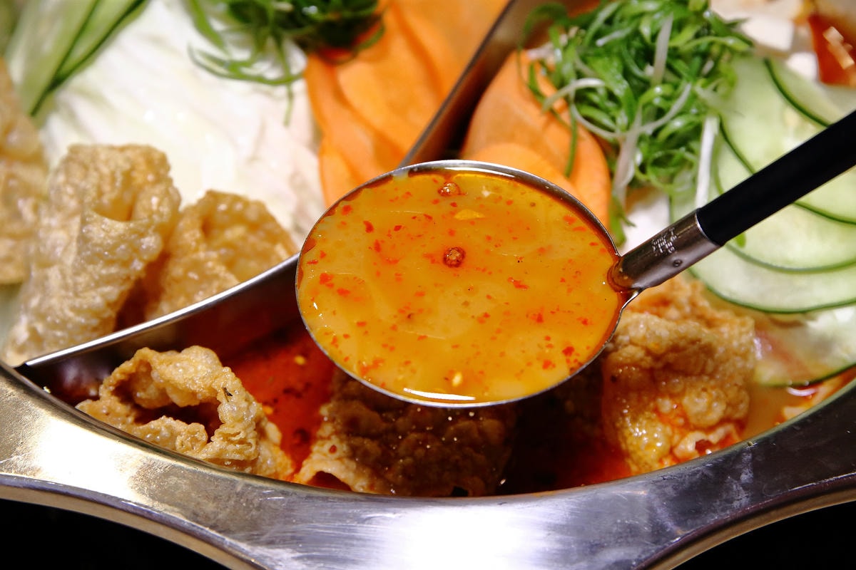 【食。內湖】洋夫人壽喜燒鍋物牛排〜內湖牛排鍋物推薦。精緻牛排、日式鍋物、義式披薩,三種願望一次滿足!(已歇業)