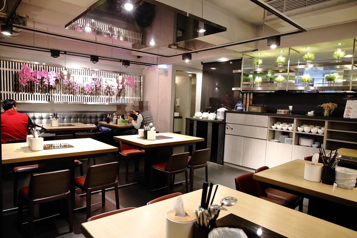 【食。內湖】洋夫人壽喜燒鍋物牛排〜內湖牛排鍋物推薦。精緻牛排、日式鍋物、義式披薩,三種願望一次滿足!(已歇業)