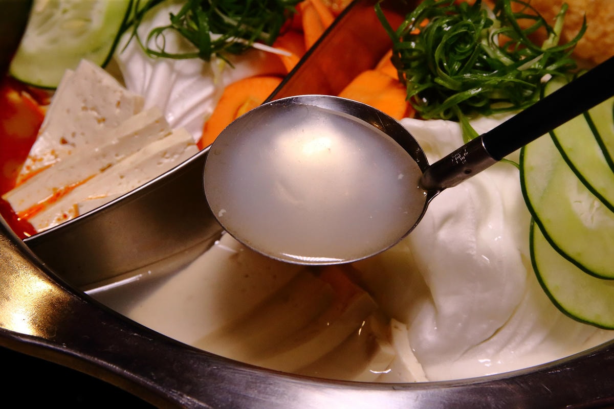 【食。內湖】洋夫人壽喜燒鍋物牛排〜內湖牛排鍋物推薦。精緻牛排、日式鍋物、義式披薩,三種願望一次滿足!(已歇業)