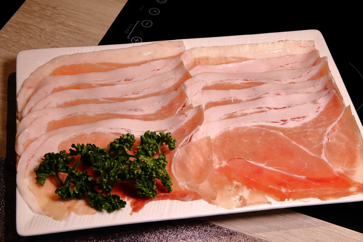 【食。新莊】覓 精緻鍋物〜新莊鍋物推薦。深藏住宅區的美味餐點，簡單鍋物不簡單的食材！