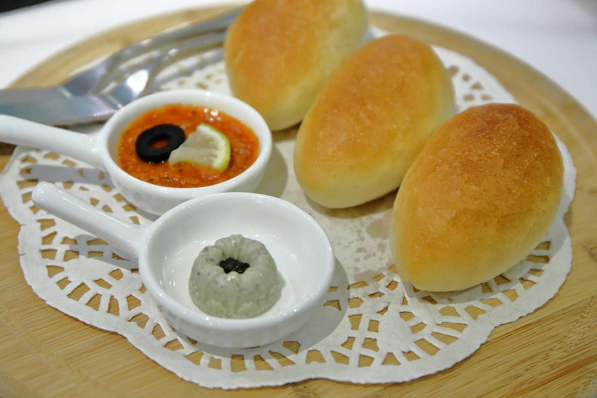 【食。台北】春日甜Café〜中山甜點下午茶推薦。隱身於市區低調華麗風咖啡廳,自製手工甜點下午茶,IG打卡新聖地!