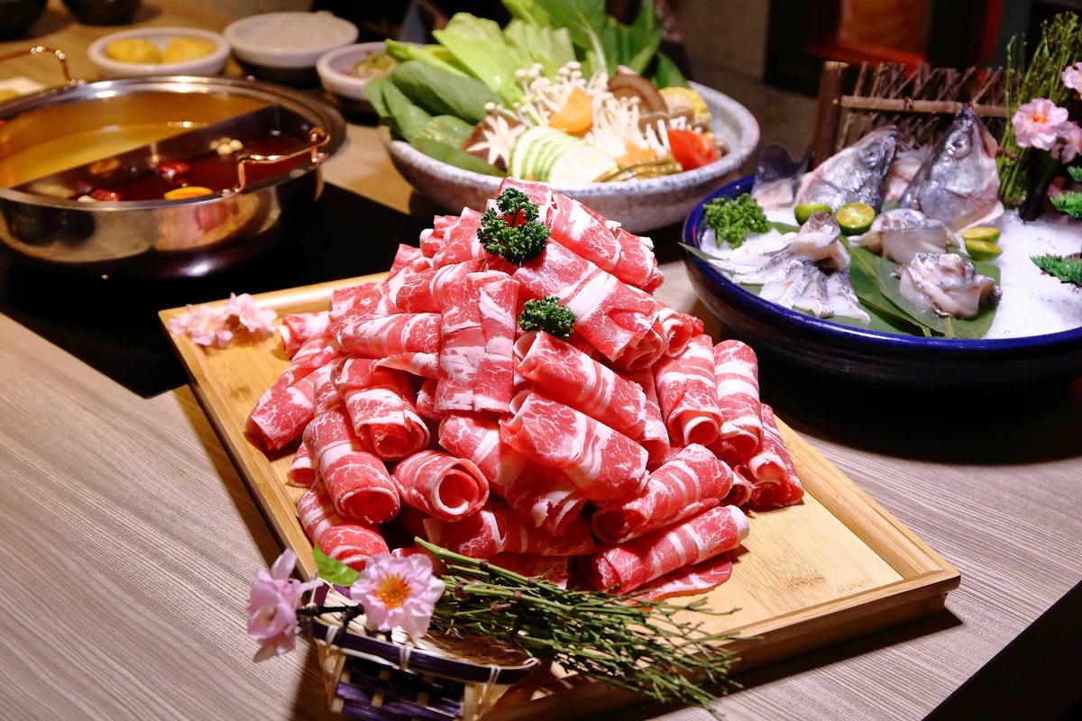【食。台北】激安の鍋物 吉烹酒場〜超便宜東區火鍋推薦!熱炒與鍋物的衝擊,視覺及味覺雙重饗宴一次滿足!
