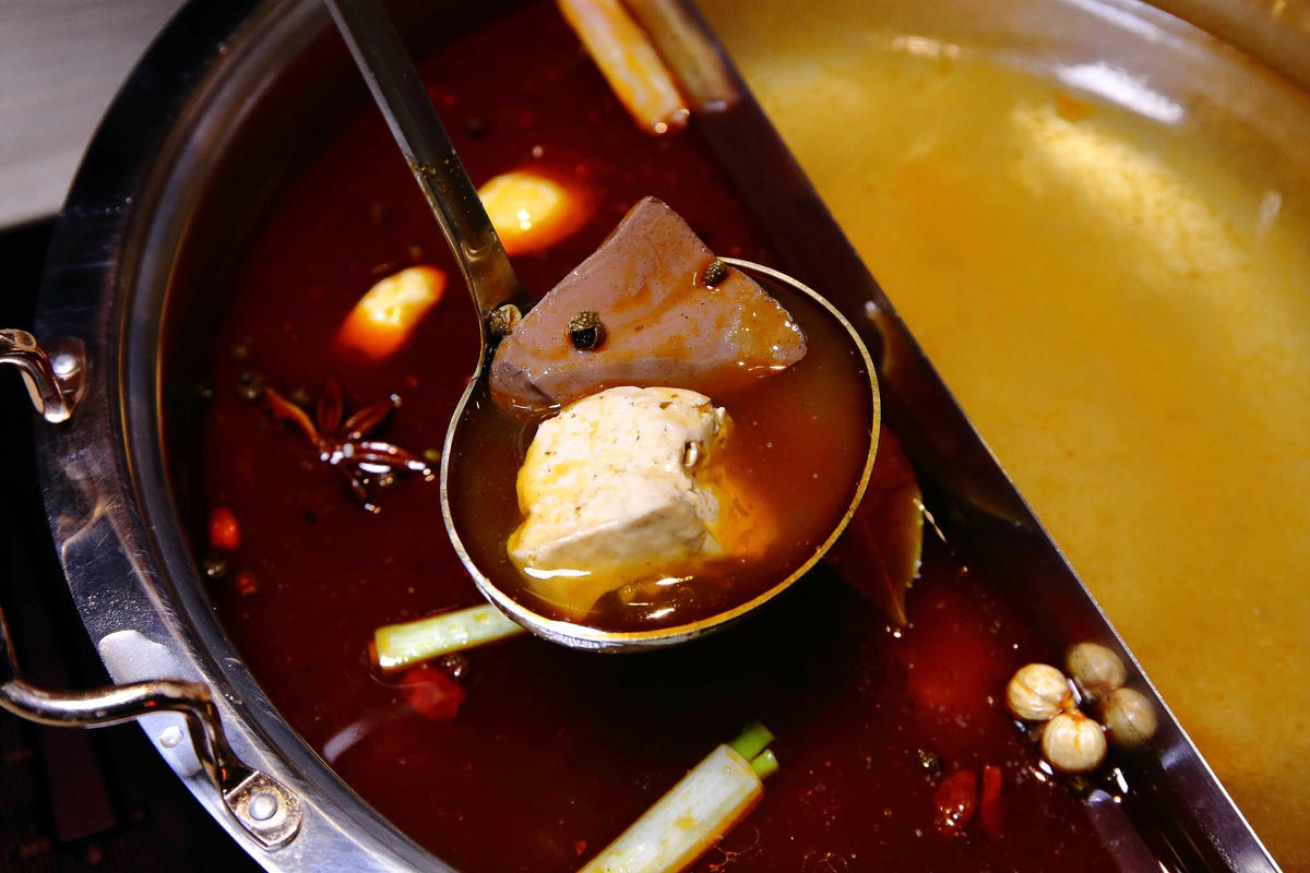 【食。台北】激安の鍋物 吉烹酒場〜超便宜東區火鍋推薦!熱炒與鍋物的衝擊,視覺及味覺雙重饗宴一次滿足!