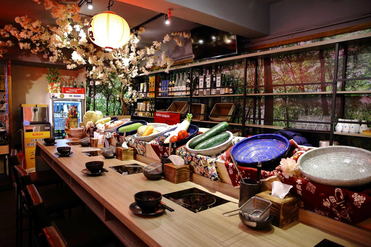 【食。台北】激安の鍋物 吉烹酒場〜超便宜東區火鍋推薦!熱炒與鍋物的衝擊,視覺及味覺雙重饗宴一次滿足!