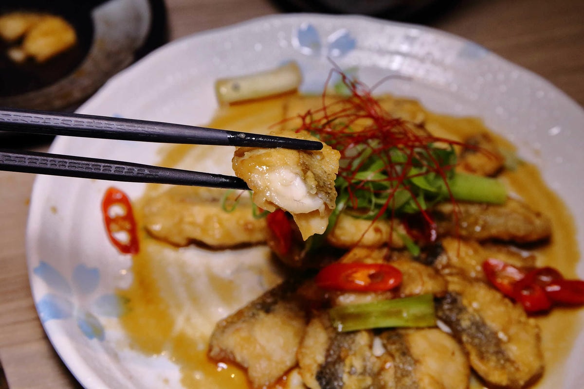 【食。台北】激安の鍋物 吉烹酒場〜超便宜東區火鍋推薦!熱炒與鍋物的衝擊,視覺及味覺雙重饗宴一次滿足!