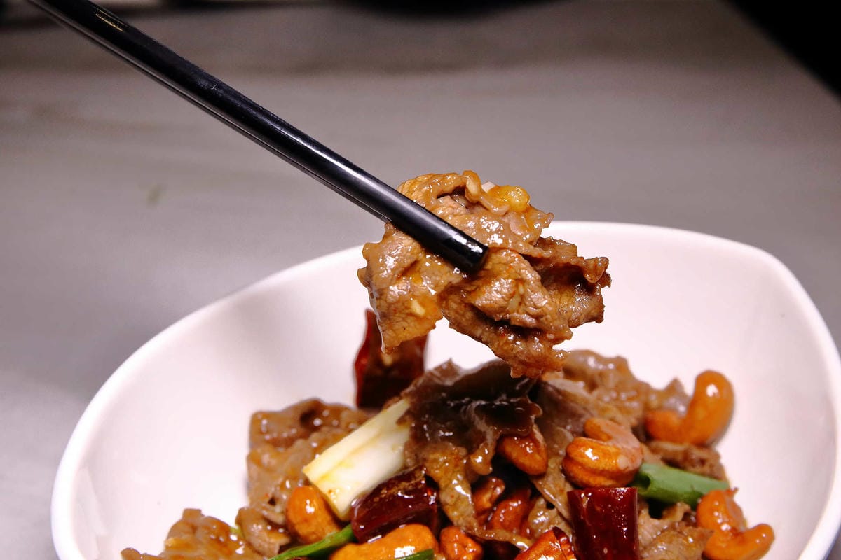 【食。台北】Double泰〜輔仁大學旁平價泰式料理，學生最愛的平實小吃，花小錢吃美食，CP值超高！