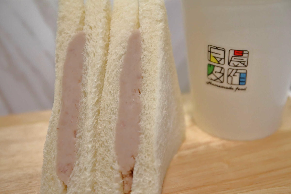 【食。新莊】良晨及作 – 手作三明治〜全員注意!餐車出沒!不定點販售,想吃還得靠運氣!