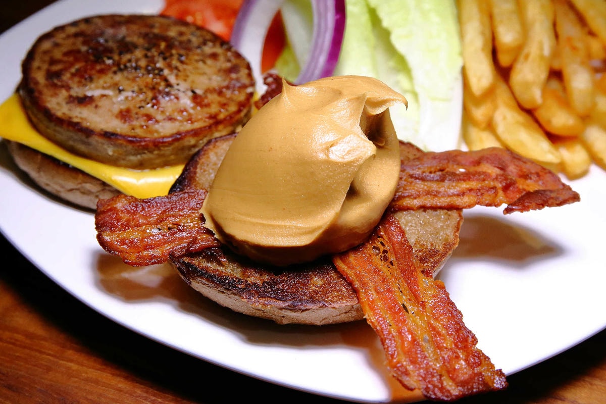 【食。三重】BangBang美式餐廳〜三重美式餐廳。吃高檔現切牛排也能無負擔,還可以選一把屬於自己的專用牛排刀!