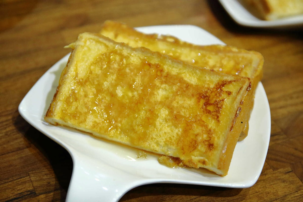 【食。三重】BangBang美式餐廳〜三重美式餐廳。吃高檔現切牛排也能無負擔,還可以選一把屬於自己的專用牛排刀!