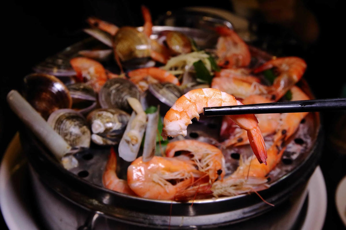 【食。林口】蒸翻天海鮮蒸氣火鍋餐廳〜愛吃海鮮必看!海鮮火鍋也能這樣吃?層層疊疊就是這樣吃才霸氣!