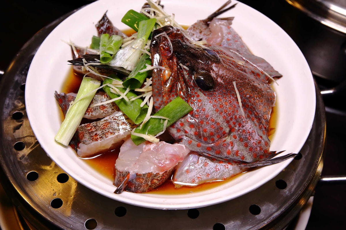 【食。林口】蒸翻天海鮮蒸氣火鍋餐廳〜愛吃海鮮必看!海鮮火鍋也能這樣吃?層層疊疊就是這樣吃才霸氣!