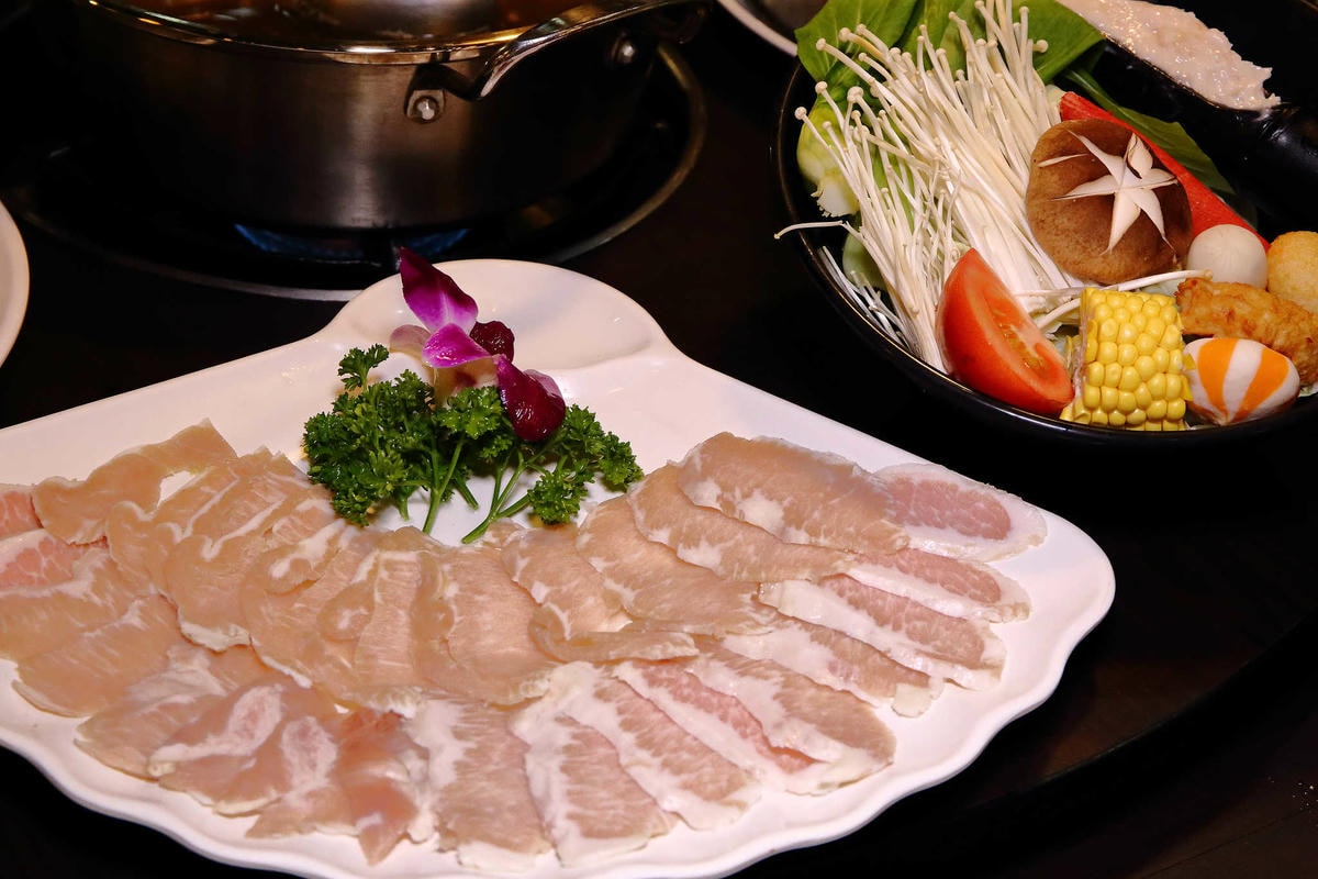 【食。林口】蒸翻天海鮮蒸氣火鍋餐廳〜愛吃海鮮必看!海鮮火鍋也能這樣吃?層層疊疊就是這樣吃才霸氣!