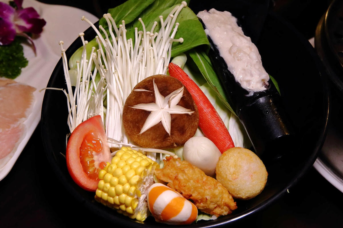【食。林口】蒸翻天海鮮蒸氣火鍋餐廳〜愛吃海鮮必看!海鮮火鍋也能這樣吃?層層疊疊就是這樣吃才霸氣!