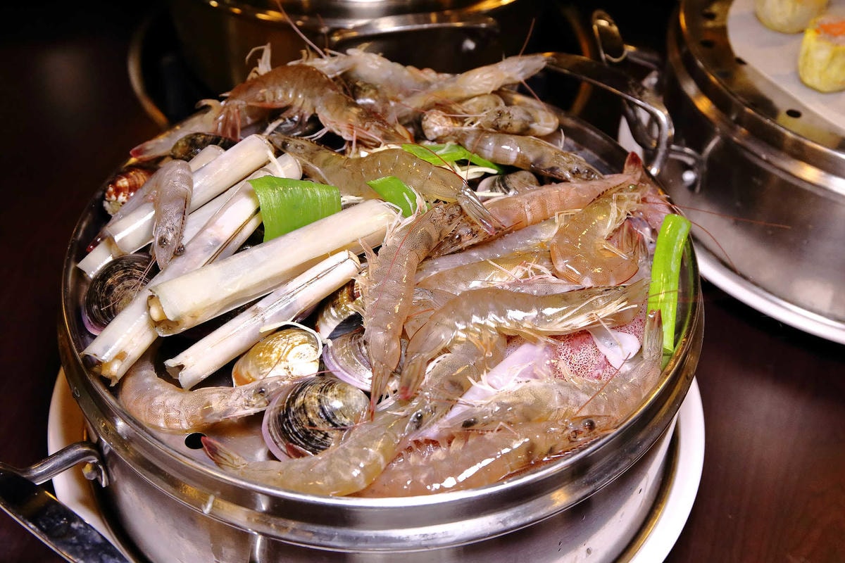 【食。林口】蒸翻天海鮮蒸氣火鍋餐廳〜愛吃海鮮必看!海鮮火鍋也能這樣吃?層層疊疊就是這樣吃才霸氣!