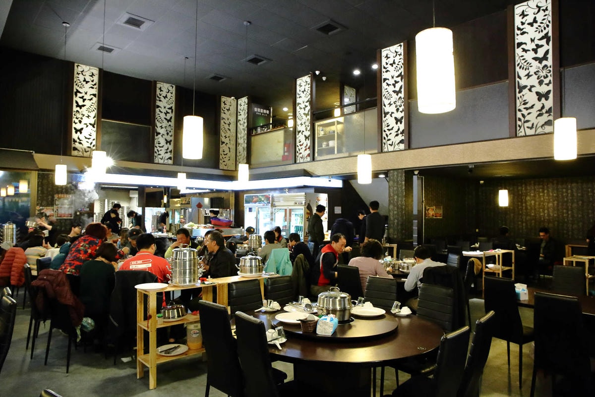 【食。林口】蒸翻天海鮮蒸氣火鍋餐廳〜愛吃海鮮必看!海鮮火鍋也能這樣吃?層層疊疊就是這樣吃才霸氣!