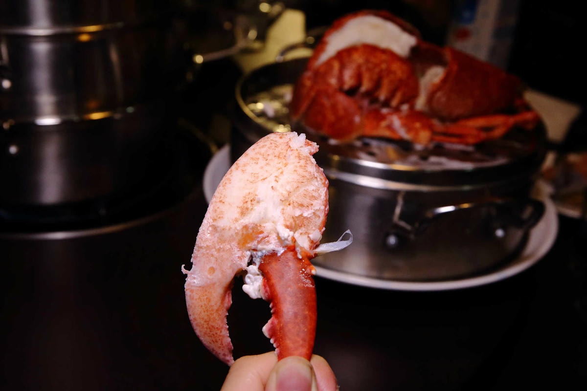 【食。林口】蒸翻天海鮮蒸氣火鍋餐廳〜愛吃海鮮必看!海鮮火鍋也能這樣吃?層層疊疊就是這樣吃才霸氣!