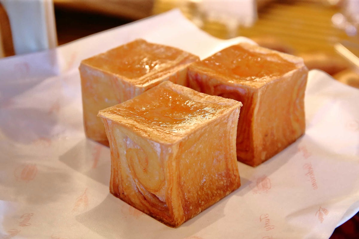 【食。桃園】REAL臻‧烘焙坊〜桃園手作麵包推薦。草莓季限定夢幻可頌、歐包特販,一吃准愛上這個味道!