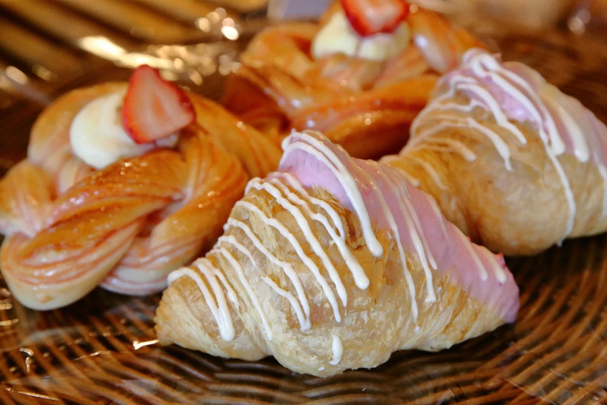 【食。桃園】REAL臻‧烘焙坊〜桃園手作麵包推薦。草莓季限定夢幻可頌、歐包特販,一吃准愛上這個味道!