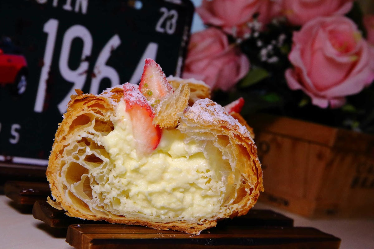 【食。桃園】REAL臻‧烘焙坊〜桃園手作麵包推薦。草莓季限定夢幻可頌、歐包特販,一吃准愛上這個味道!