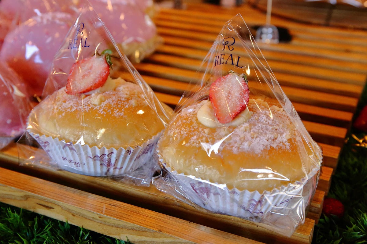 【食。桃園】REAL臻‧烘焙坊〜桃園手作麵包推薦。草莓季限定夢幻可頌、歐包特販,一吃准愛上這個味道!