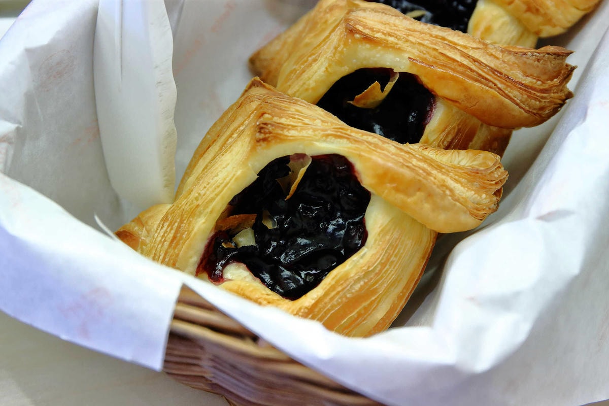 【食。桃園】REAL臻‧烘焙坊〜桃園手作麵包推薦。草莓季限定夢幻可頌、歐包特販,一吃准愛上這個味道!