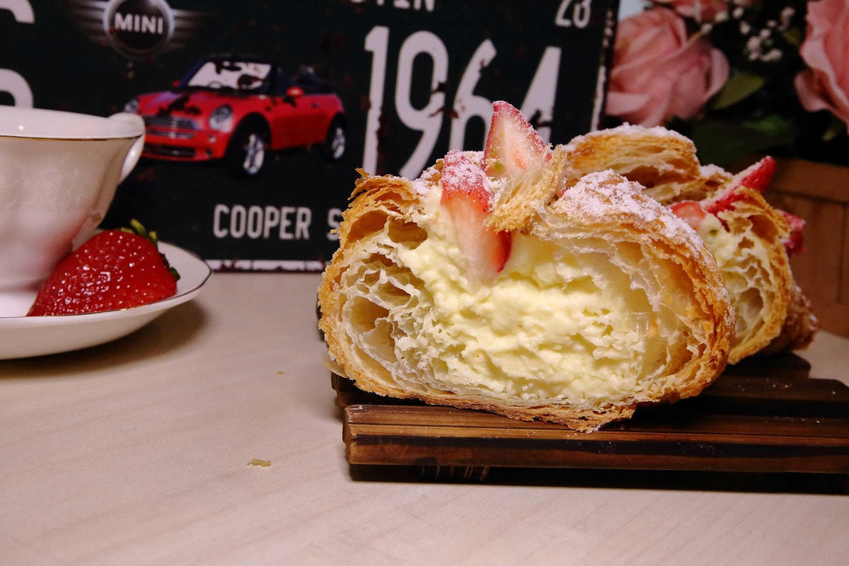 【食。桃園】REAL臻‧烘焙坊〜桃園手作麵包推薦。草莓季限定夢幻可頌、歐包特販,一吃准愛上這個味道!