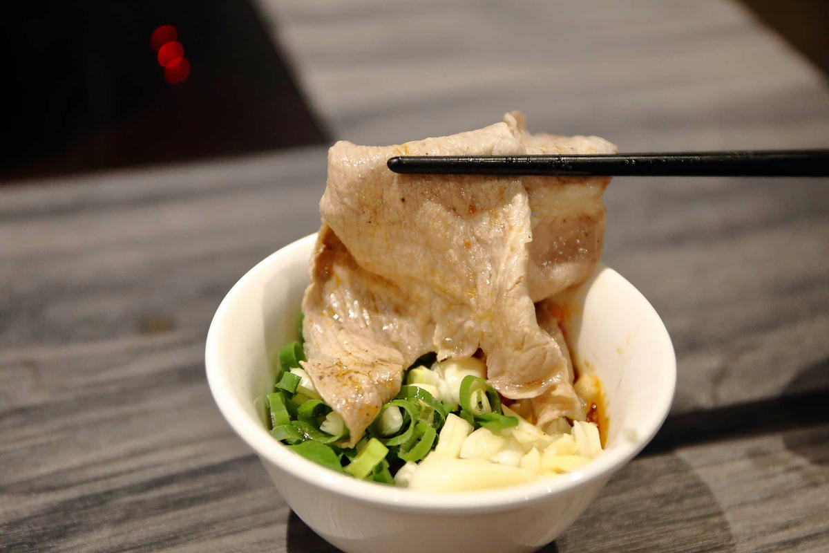 【食。桃園】圓味涮涮鍋(桃園店) 〜桃園火鍋。新鮮直送,澎派海鮮!想不到,火鍋也有這麼精緻的三層架!(已歇業)