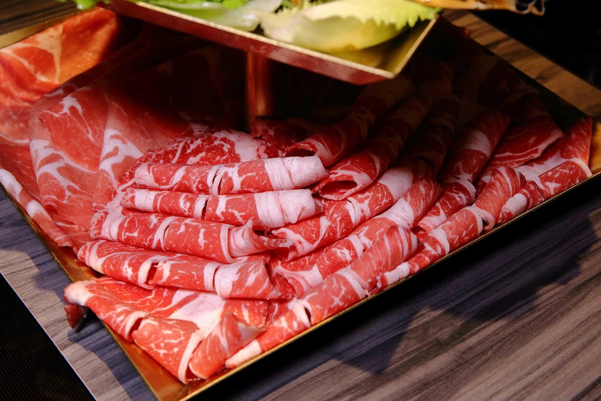 【食。桃園】圓味涮涮鍋(桃園店) 〜桃園火鍋。新鮮直送,澎派海鮮!想不到,火鍋也有這麼精緻的三層架!(已歇業)