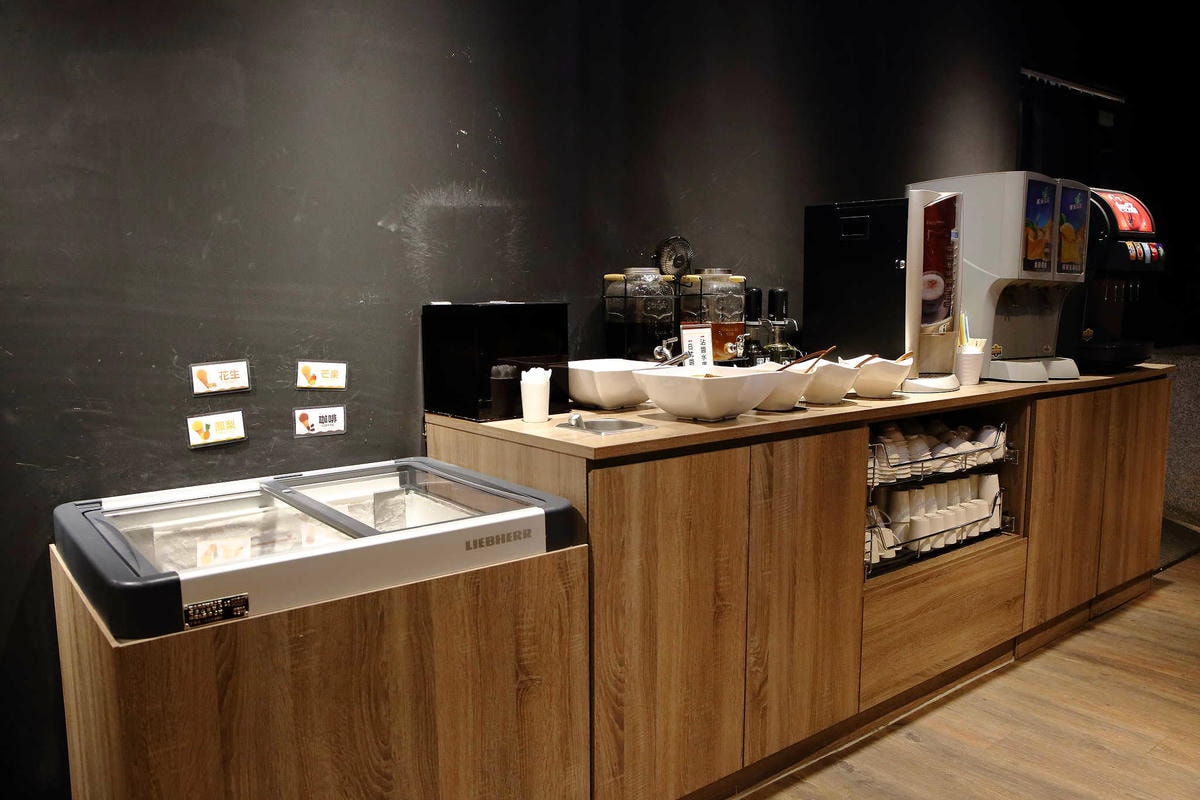 【食。桃園】圓味涮涮鍋(桃園店) 〜桃園火鍋。新鮮直送,澎派海鮮!想不到,火鍋也有這麼精緻的三層架!(已歇業)