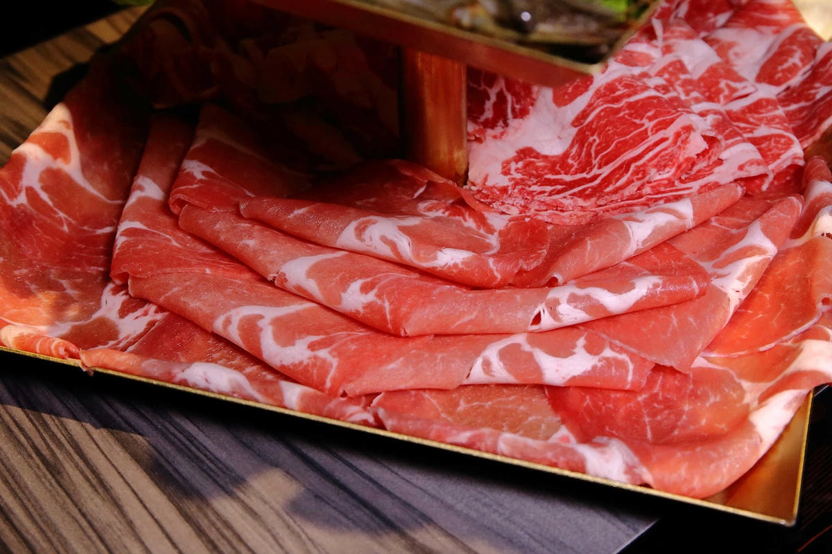 【食。桃園】圓味涮涮鍋(桃園店) 〜桃園火鍋。新鮮直送,澎派海鮮!想不到,火鍋也有這麼精緻的三層架!(已歇業)