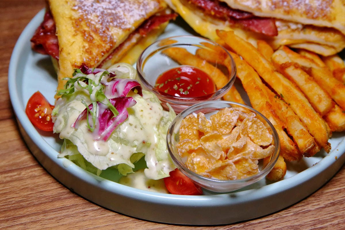 【食。永和】U NEED brunch&bistro〜永和早午餐／義大利麵／捷運頂溪站。女孩專屬拍不停，乾燥花+熱門IG打卡餐廳推薦！(已歇業)