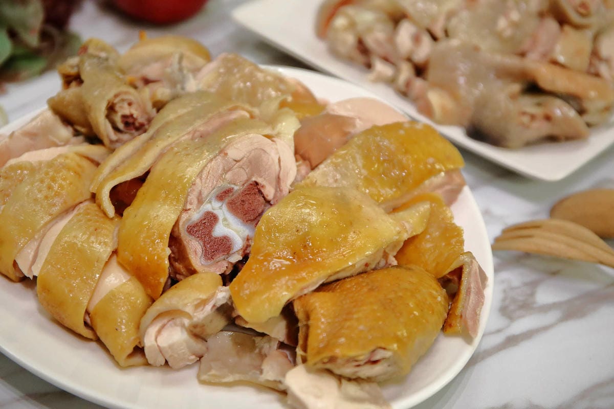 【食。中和】威利鵝雞〜好吃鹹水、蔗香燻雞肉，逛市場買熟食輕鬆加菜，一吃成主顧