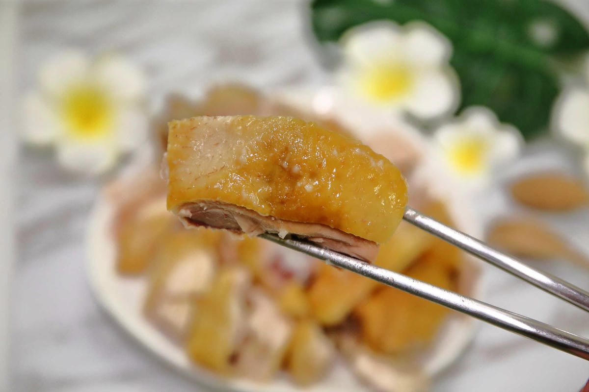 【食。中和】威利鵝雞〜好吃鹹水、蔗香燻雞肉，逛市場買熟食輕鬆加菜，一吃成主顧