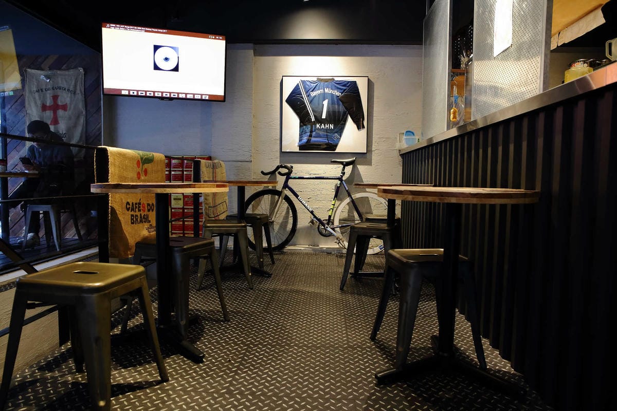 【食。台北】YOLO’s Cafe 合江店〜喝個咖啡吧！融合了運動吧與時下流行的文青咖啡館(寵物友善餐廳)